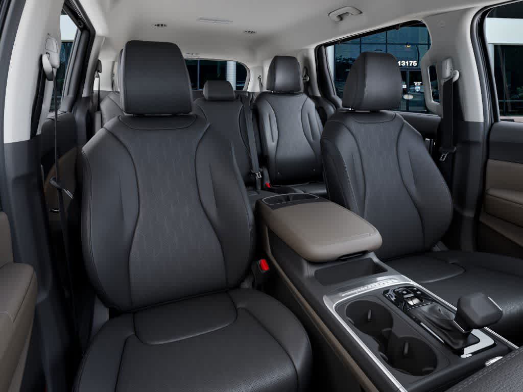 2026 Kia Carnival - Image 15
