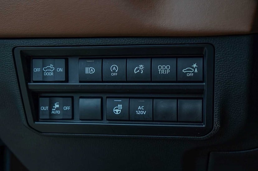 2023 Toyota Tundra - Image 21