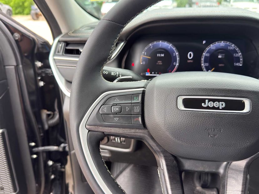 2023 Jeep Grand Cherokee - Image 14