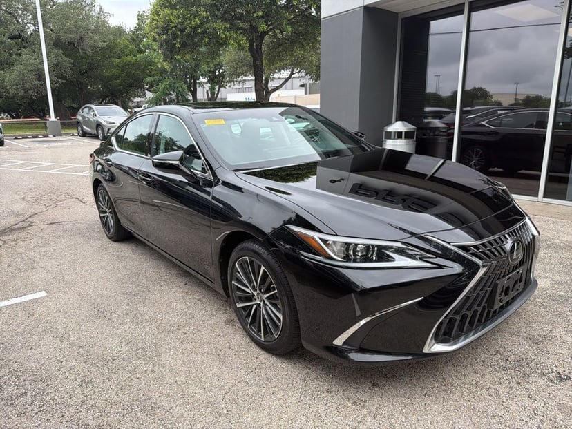 2024 LEXUS ES 300h - Image 2