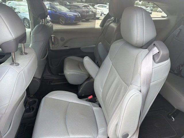 2021 Toyota Sienna - Image 8