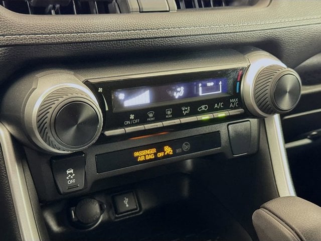 2022 Toyota RAV4 - Image 13