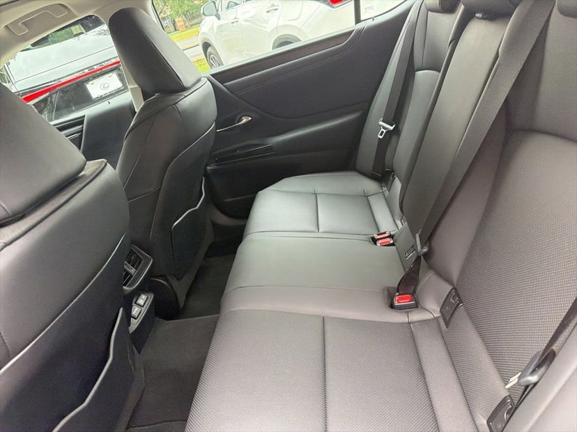 2024 LEXUS ES 300h - Image 9