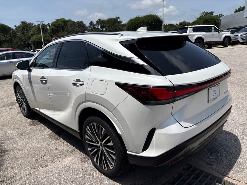 2025 LEXUS RX 350 - Image 2