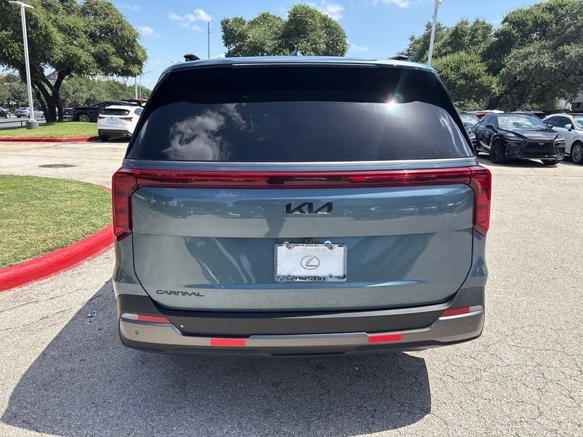 2026 Kia Carnival - Image 3