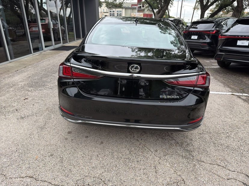 2024 LEXUS ES 300h - Image 6