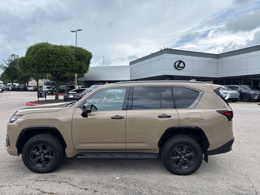 2025 LEXUS LX 700h - Image 1