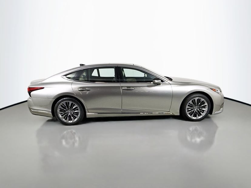 2022 LEXUS LS 500 - Image 3