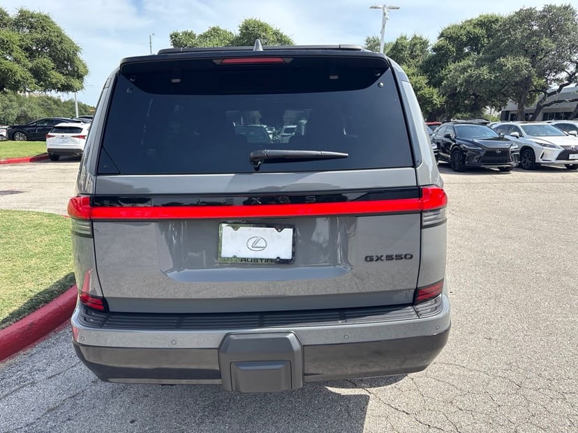 2025 LEXUS GX 550 - Image 3