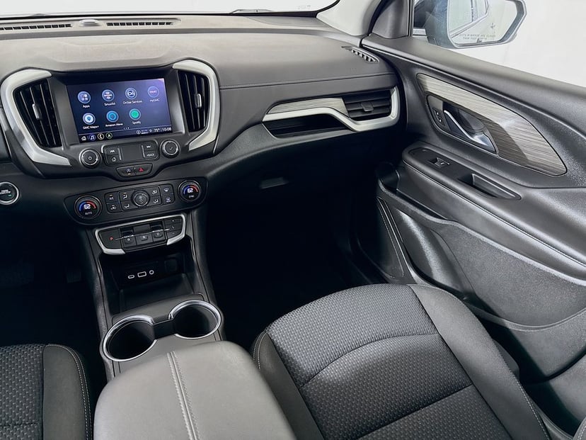 2023 GMC Terrain - Image 24