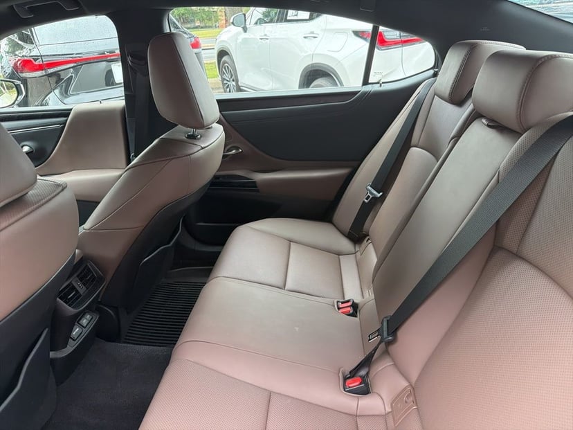 2024 LEXUS ES 350 - Image 3