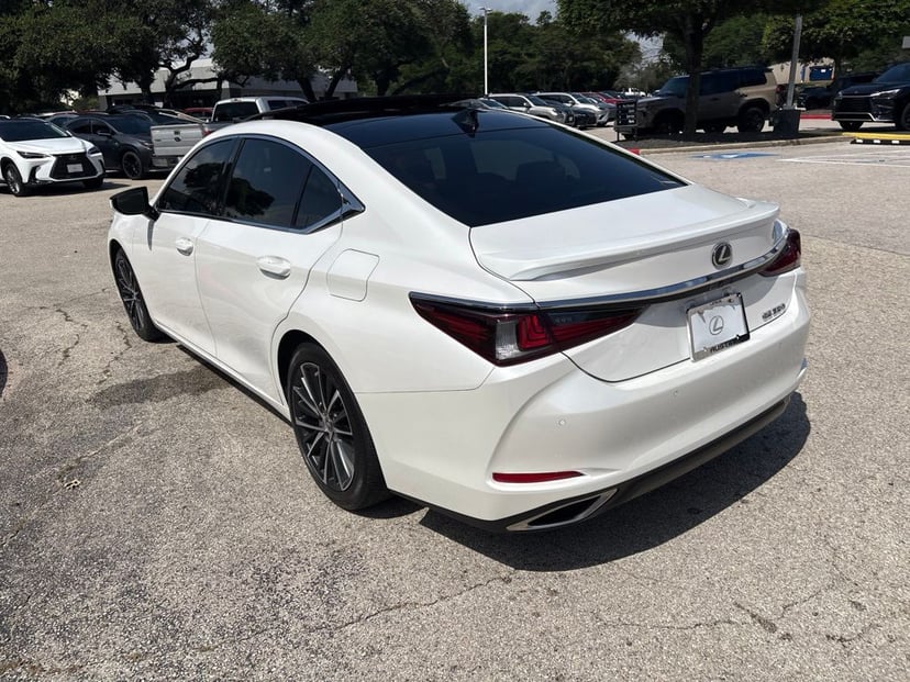 2023 LEXUS ES 350 - Image 2