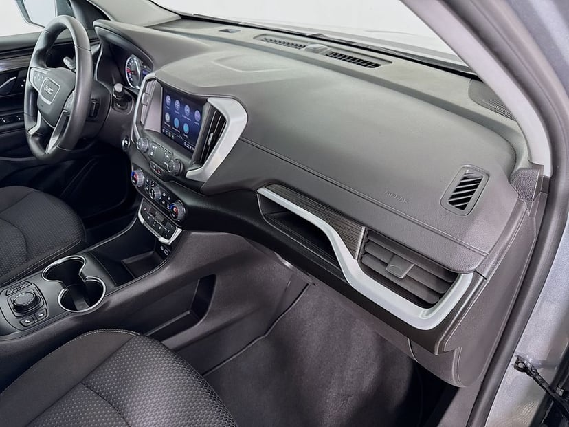 2023 GMC Terrain - Image 30
