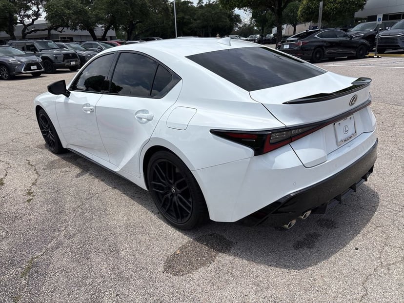 2024 LEXUS IS 500 - Image 2
