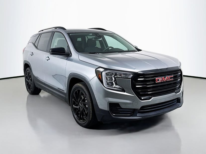 2023 GMC Terrain - Image 3