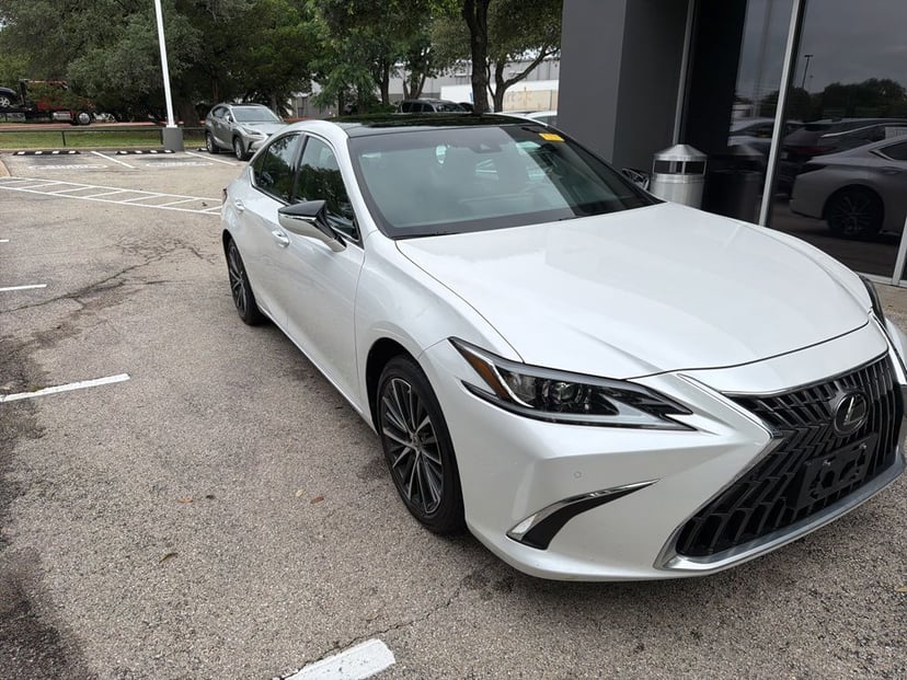 2024 LEXUS ES 350 - Image 11