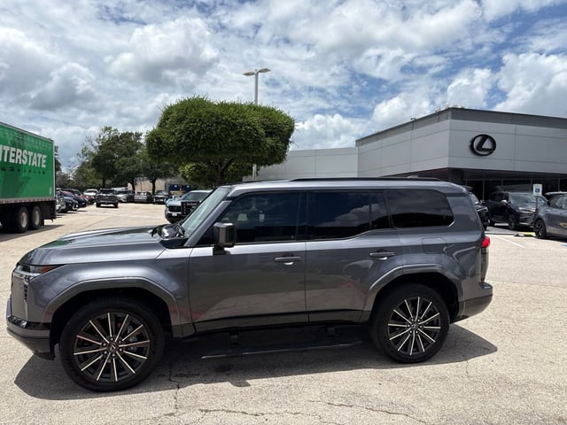 2025 LEXUS GX 550