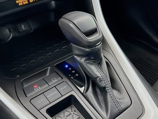 2022 Toyota RAV4 - Image 14