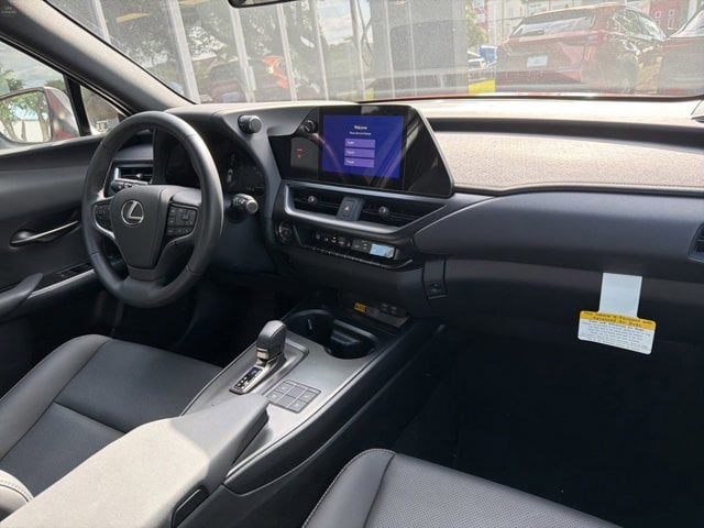 2025 LEXUS UX 300h - Image 11