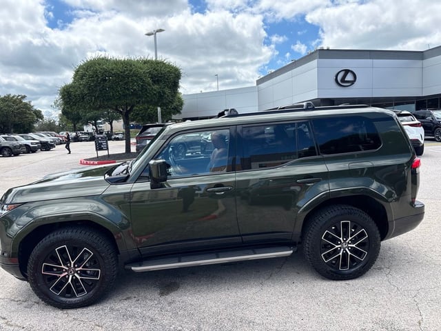 2025 LEXUS GX 550