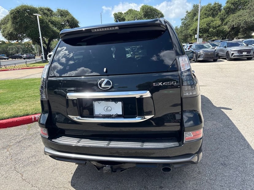 2023 LEXUS GX 460 - Image 3