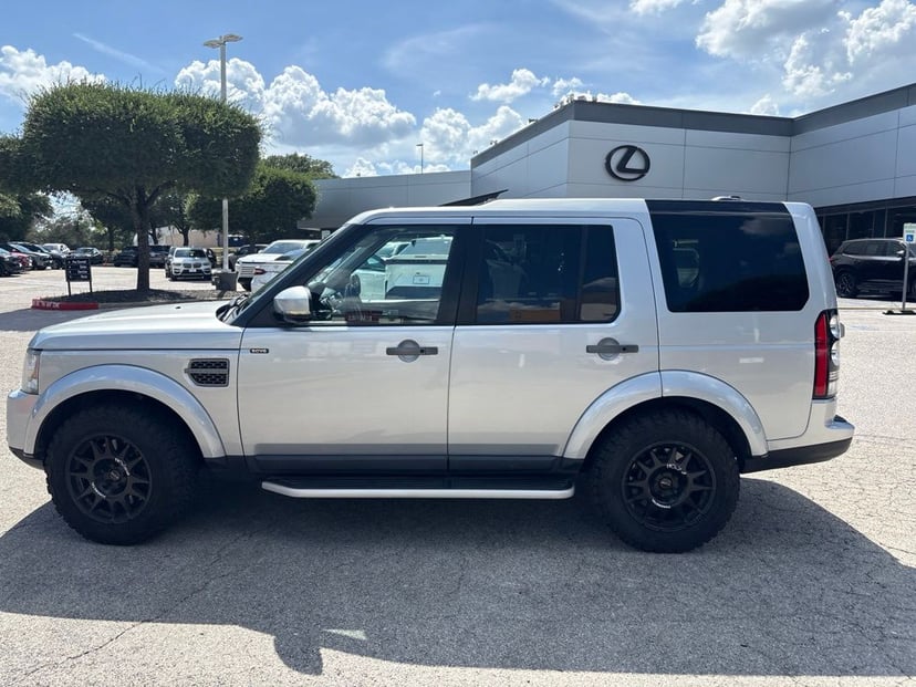 2016 Land Rover LR4 - Image 1