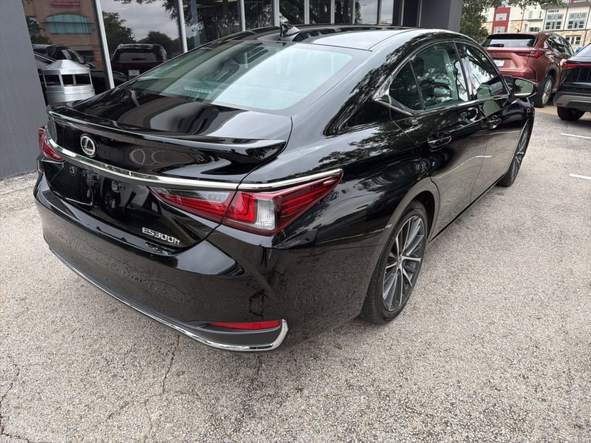 2024 LEXUS ES 300h - Image 5