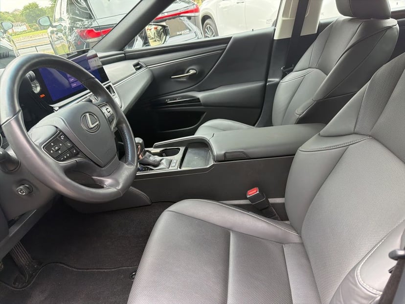 2024 LEXUS ES 300h - Image 10