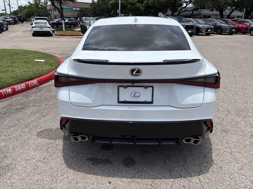 2024 LEXUS IS 500 - Image 3
