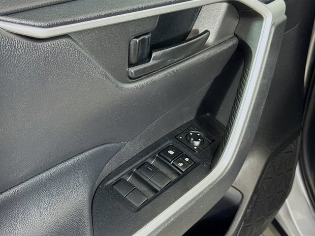 2022 Toyota RAV4 - Image 15