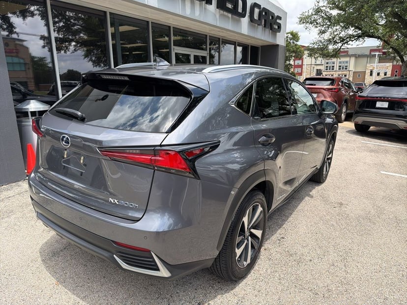 2021 LEXUS NX 300h - Image 5