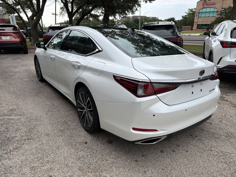 2024 LEXUS ES 350 - Image 4