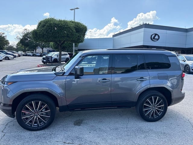2025 LEXUS GX 550