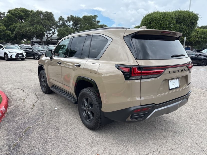 2025 LEXUS LX 700h - Image 2