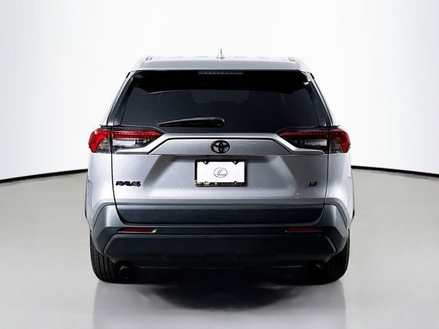 2022 Toyota RAV4 - Image 4