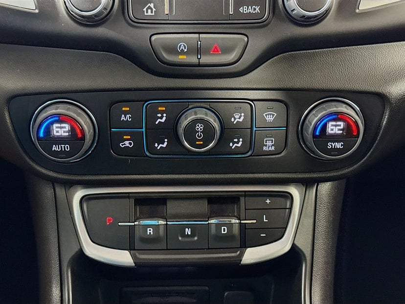 2023 GMC Terrain - Image 16