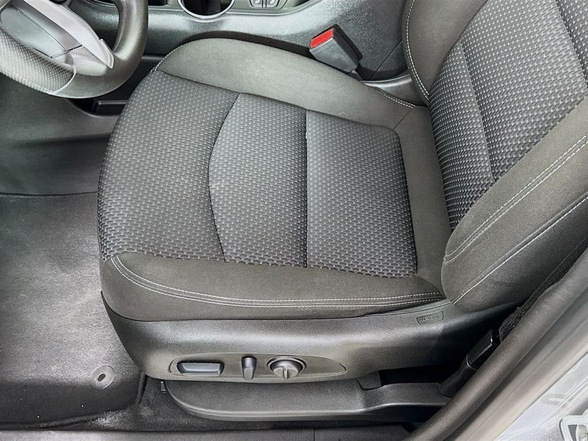 2023 GMC Terrain - Image 20