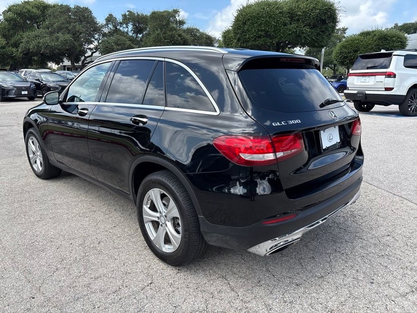 2017 Mercedes-Benz GLC 300 - Image 2