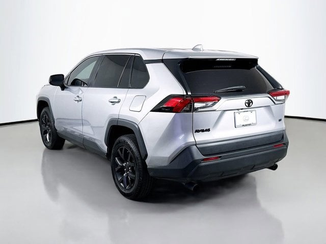 2022 Toyota RAV4 - Image 5