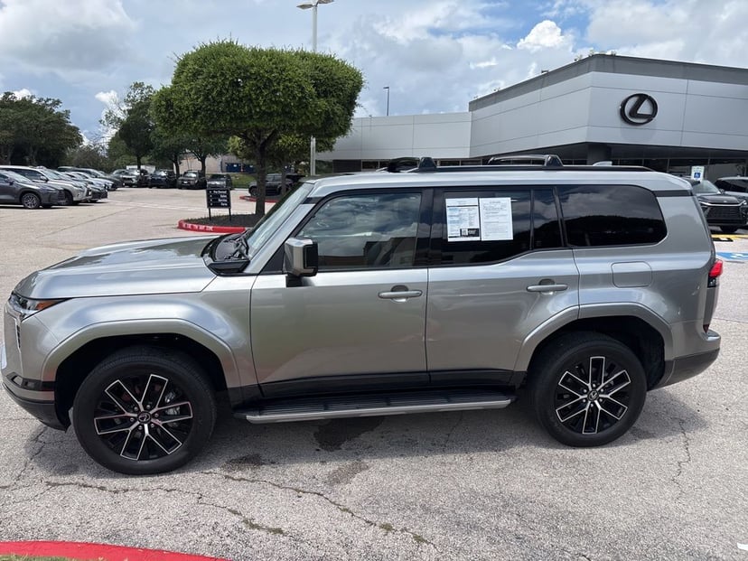 2024 LEXUS GX 550