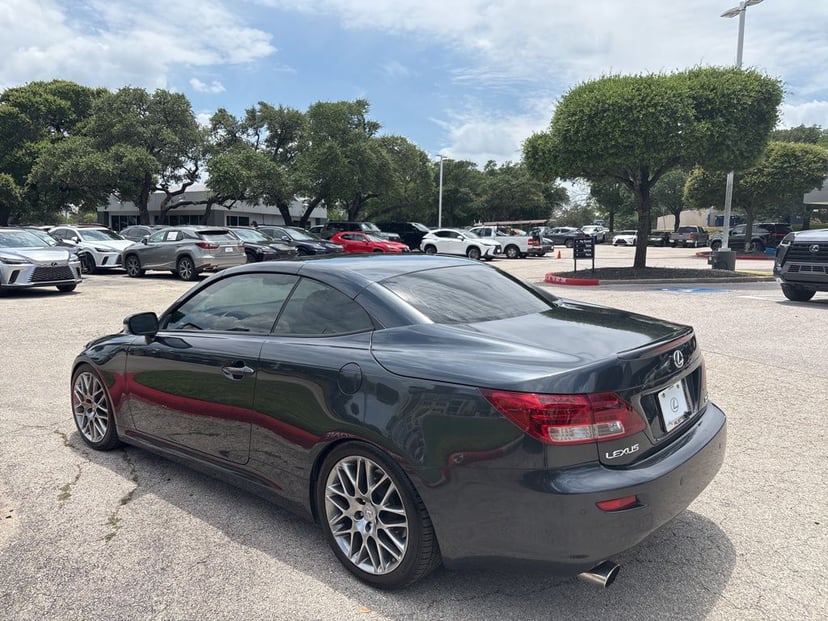 2010 LEXUS IS 350C - Image 2