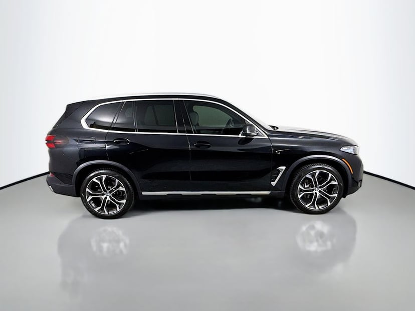 2025 BMW X5 - Image 3