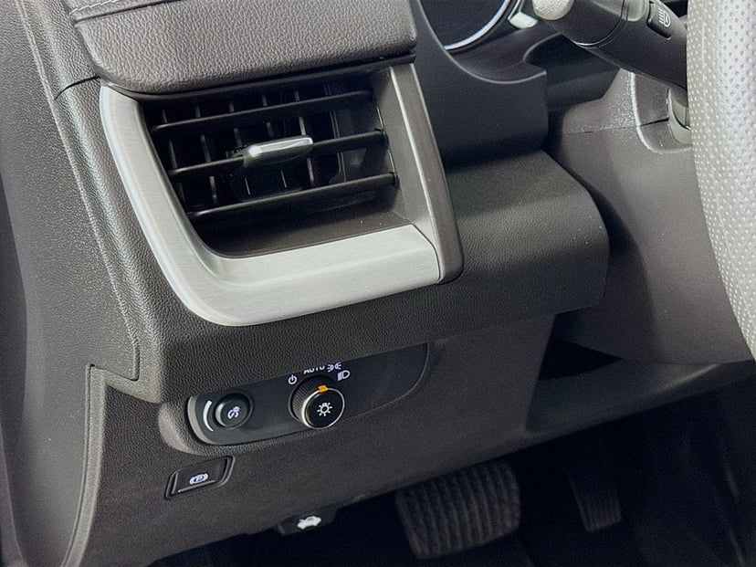 2023 GMC Terrain - Image 10