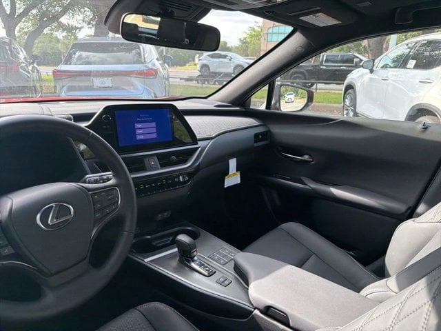 2025 LEXUS UX 300h - Image 10