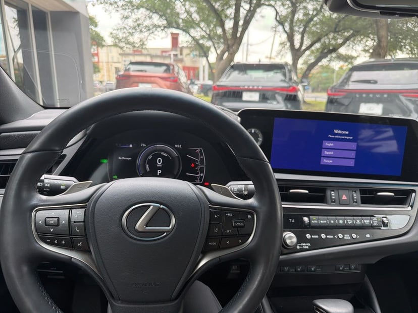2024 LEXUS ES 300h - Image 11