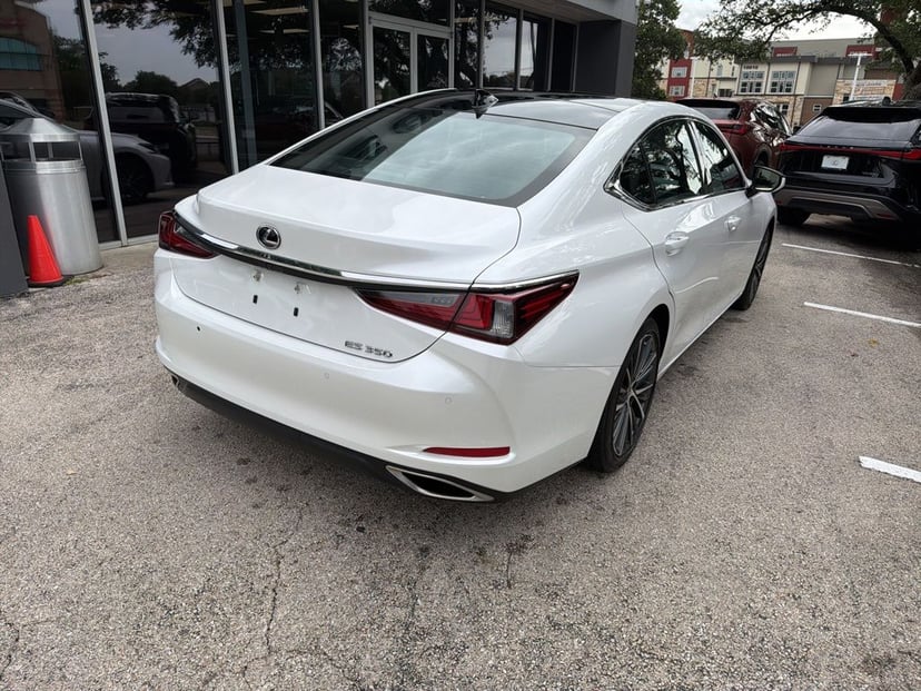 2024 LEXUS ES 350 - Image 6