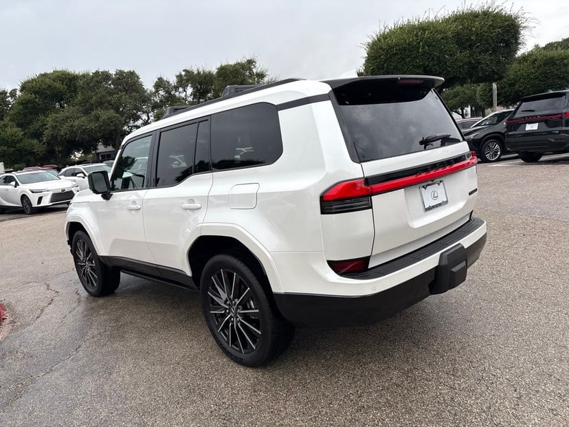 2026 LEXUS GX 550 - Image 2