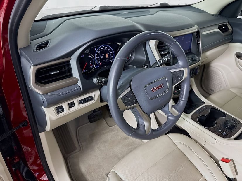 2022 GMC Acadia - Image 9