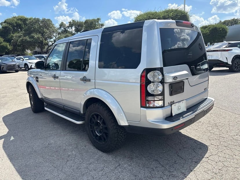 2016 Land Rover LR4 - Image 2