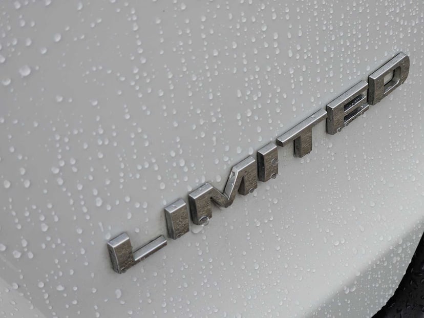 2019 Jeep Cherokee - Image 12
